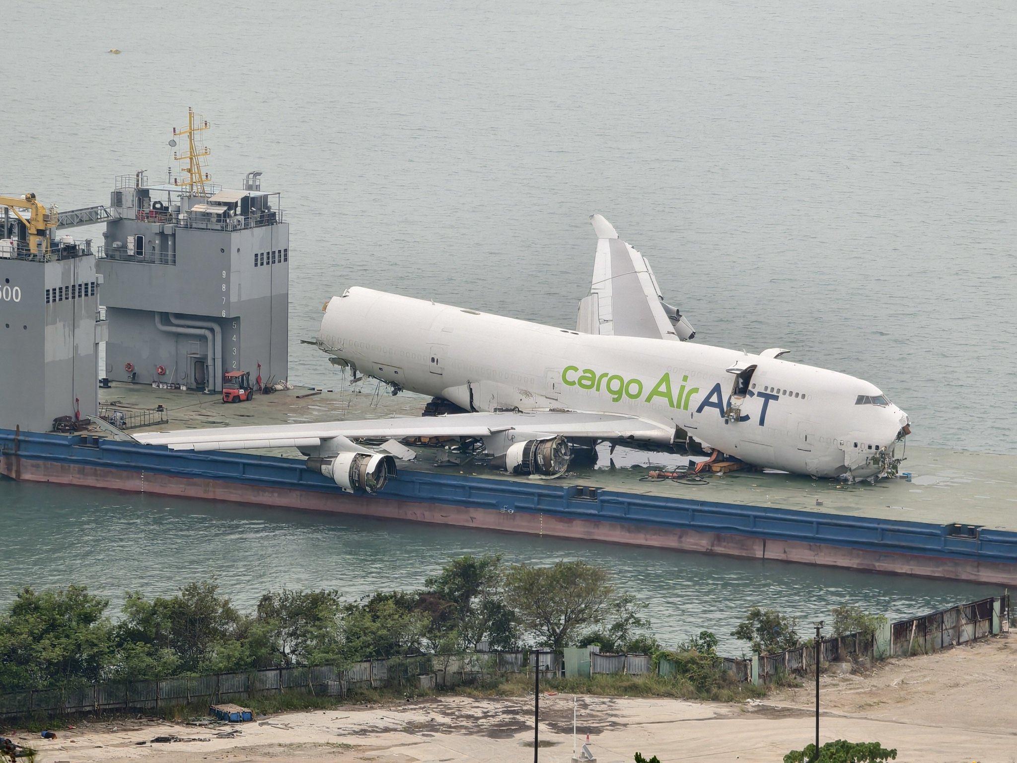 Hong Kong’s  AAIA Preliminary Report :  ACT Airlines B747-481 BDSF Freighter Number 4 engine advanced to maximum Thrust (107% N1) after Landing .