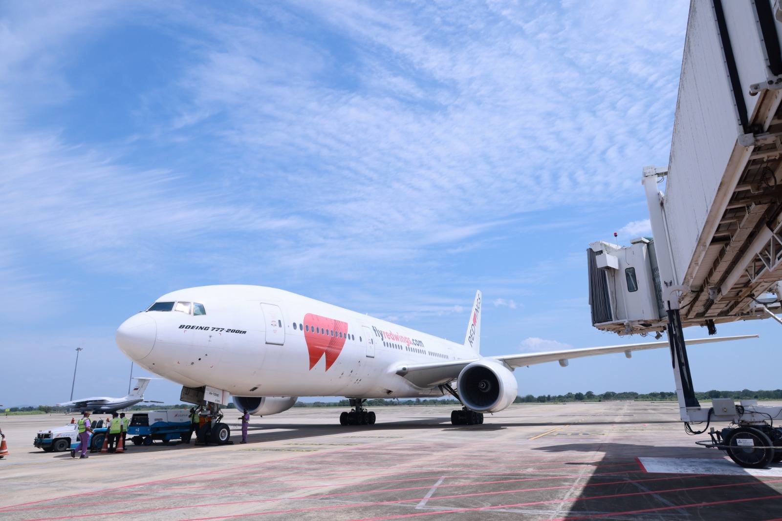 Ukraine Intelligence Says Rostec's Airline Merger Plan Reflects Growing Strain in Russia's Civil Aviation Sector.