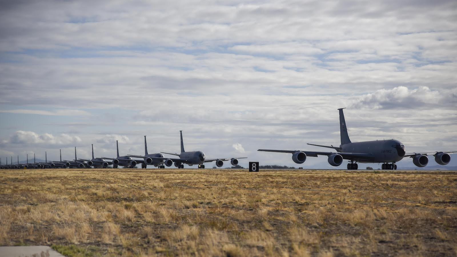 History made , Fairchild  Air Force Base  successfully  launched  20  KC-135  tanker  take-offs  with  the minimum interval take-off (MITO) !
